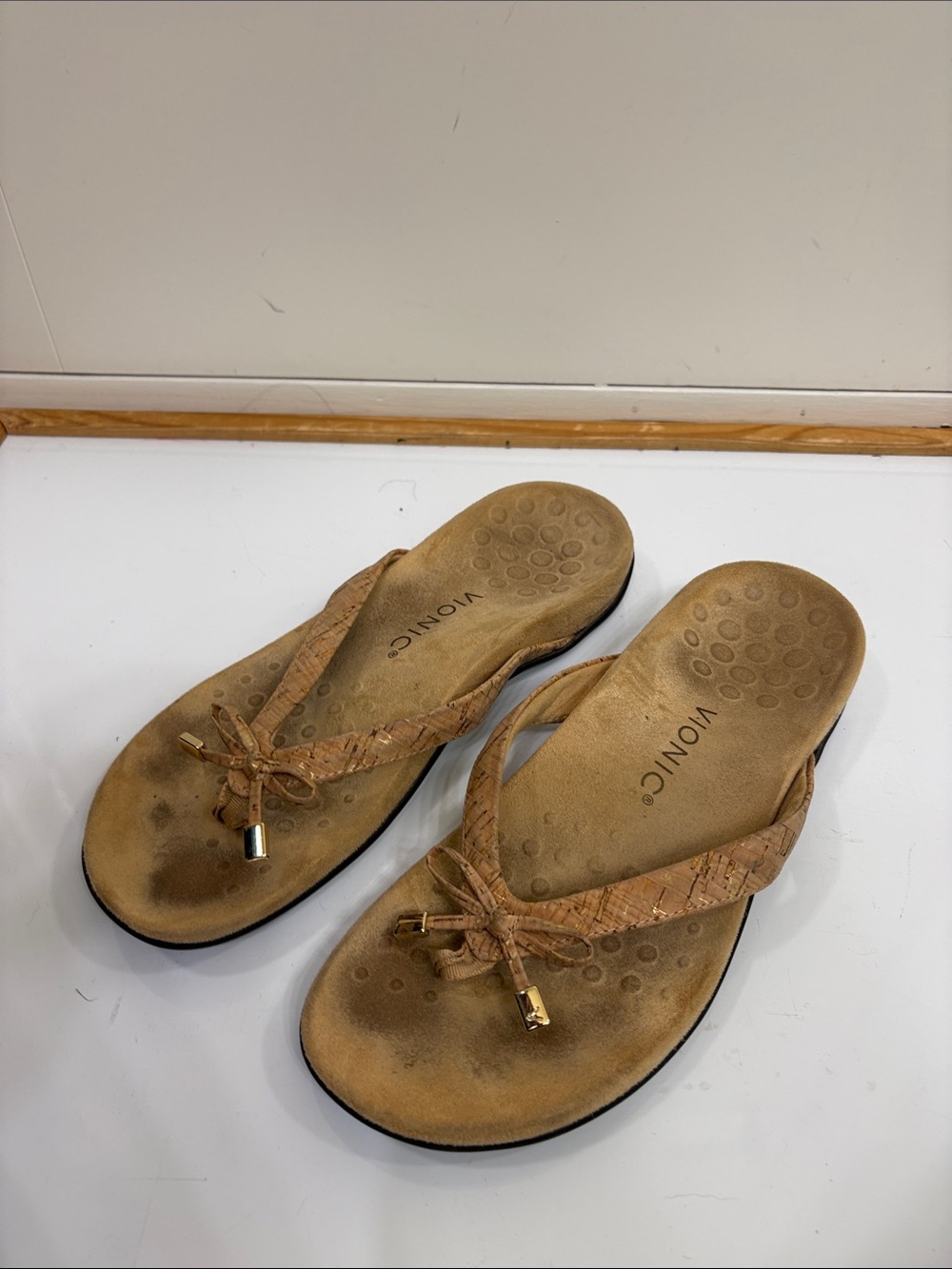 Vionic Tan Kork Thong Sandals with Gold Accents
